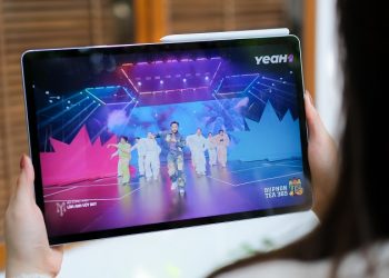 Sinh viên thực tập lần đầu trải nghiệm Galaxy Tab S10 FE: Người bạn đồng hành mới trong mọi công việc
