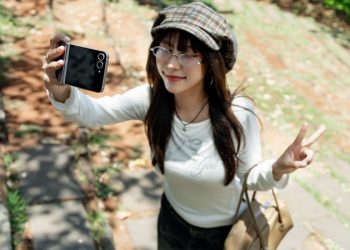 Ghi điểm tuyệt đối với người ấy trong mọi chuyến đi: Bí kíp từ Galaxy Z Flip6 mà ai cũng muốn học theo