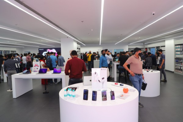 Chọn mua tại AAR Shop hay APR Shop phụ thuộc vào nhu cầu và trải nghiệm của khách hàng