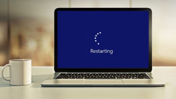 Chọn Restart để khởi động lại máy