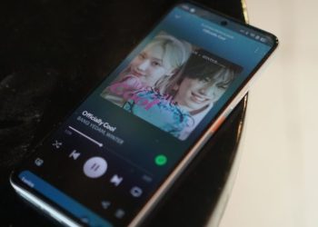 Cận cảnh realme 14 5G: Thiết kế cá tính, màn hình nét mượt, hiệu năng mạnh mẽ, pin khủng, camera nhiếp ảnh ấn tượng