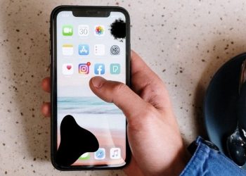 Điện thoại iPhone bị đen, bị cháy màn hình và cách khắc phục