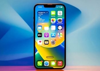 Có nên cập nhật iOS mới nhất cho iPhone cũ hay không?