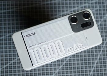 Lộ diện hình ảnh điện thoại realme GT pin 10.000mAh với thân máy siêu mỏng