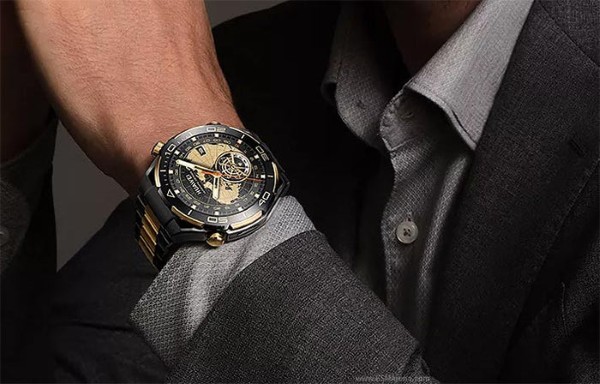 Huawei Watch Ultimate có khả năng tùy chỉnh giao diện cực kỳ linh hoạt