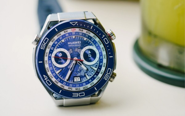 Huawei Watch Ultimate với viên pin dung lượng cao và tối ưu hóa năng lượng