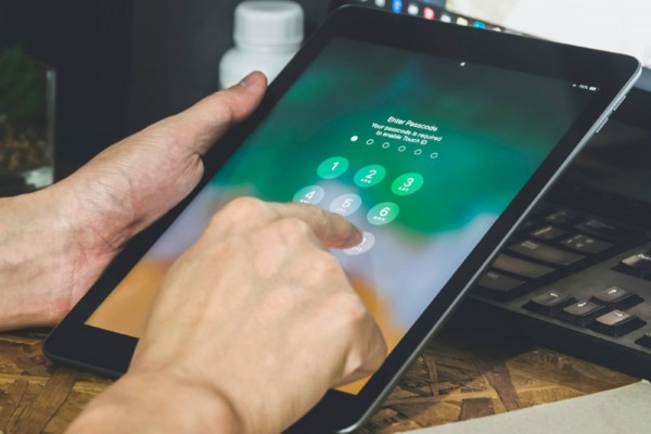 iPad không khả dụng do nhập sai mật mã quá nhiều lần
