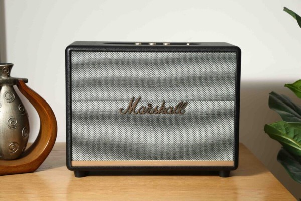 Loa Marshall Woburn 2 với mức giá vào khoảng 14.590.000 VNĐ