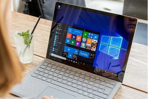 Mở Task Manager → Startup để vô hiệu hóa các ứng dụng