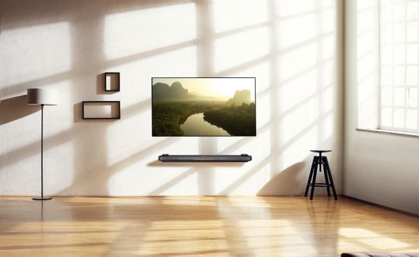 Tivi treo tường phù hợp với người ưa chuộng phong cách tối giản, hiện đại