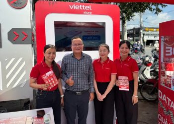 Chuyến xe 5G Viettel: Điện thoại giá hời – Data quá trời cùng Viettel Store