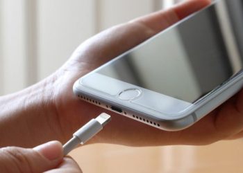 iPhone 7 Plus có sạc nhanh không? Củ sạc iPhone 7 Plus bao nhiêu Ampe