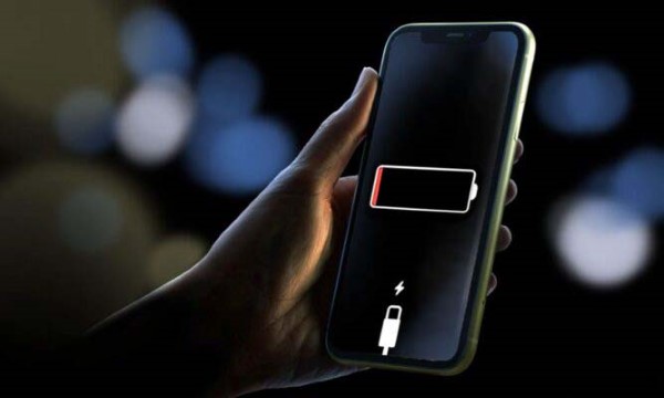 iPhone XR cho phép sạc 50% pin chỉ trong 30 phút