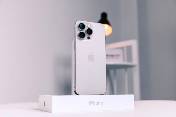 Chọn mua iPhone 15 Pro Max phiên bản bộ nhớ phù hợp nhu cầu sử dụng