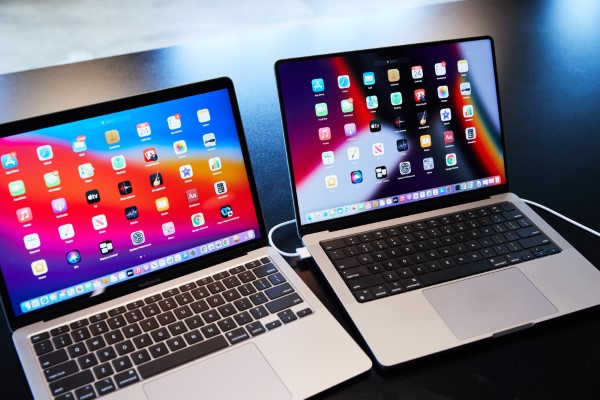 Cả MacBook Air hay Pro đều trang bị màn hình Retina chất lượng cao