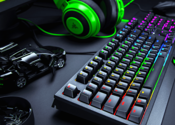 Nên mua bàn phím cơ có dây hay không dây chơi game tốt hơn?