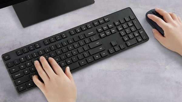 Bàn phím thường hoạt động dựa trên cơ chế màng cao su