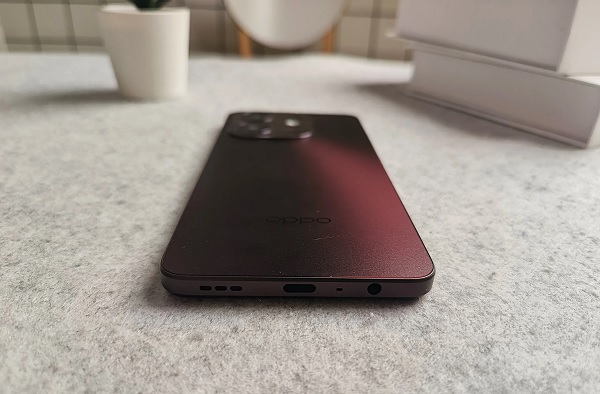 Viên pin lớn 5.100 mAh giúp người dùng có thể thoải mái trải nghiệm cả ngày dài