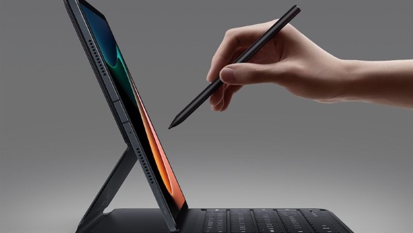 Redmi Pad SE kết hợp với bộ phụ kiện sẽ trở thành một “công cụ đa năng”