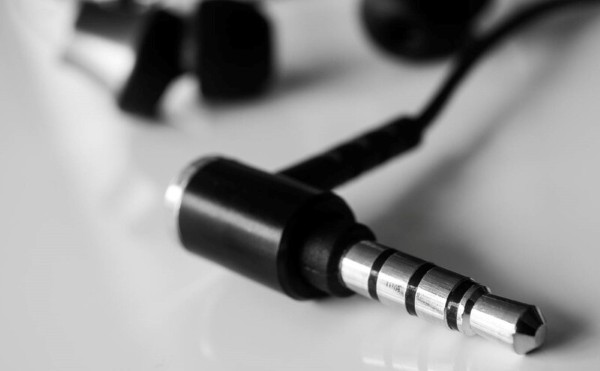 Jack tai nghe 3.5mm là phiên bản thu nhỏ của loại jack 6.35mm