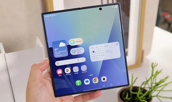 Galaxy Z Fold7 cho khả năng hiển thị dưới ánh sáng mạnh tốt hơn