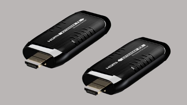 Cắm đầu phát vào cổng HDMI trên máy chiếu