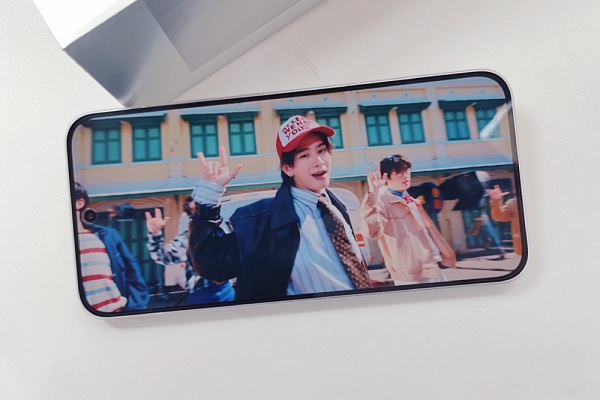 OPPO Reno14 5G sở hữu màn hình ấn tượng