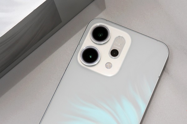 Máy được tích hợp camera AI sắc nét