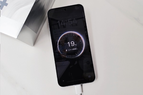 OPPO Reno 14 sở hữu viên pin khủng với dung lượng lên tới 6.000mAh