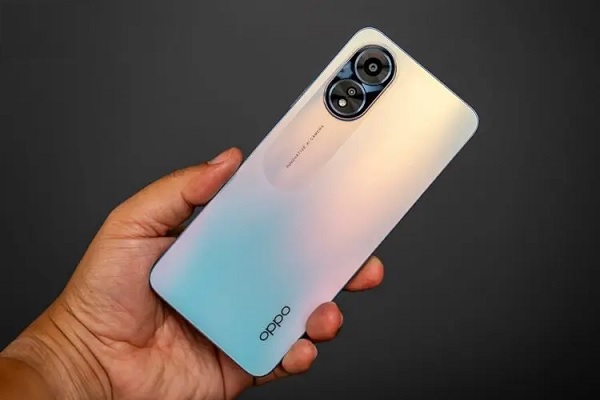 OPPO A18 nổi bật với thiết kế gọn nhẹ, dễ dàng cầm nắm