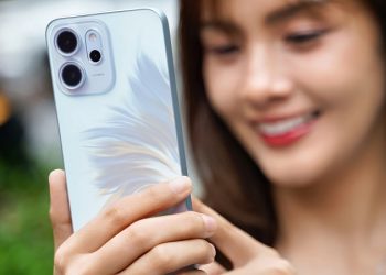 Trên tay OPPO Reno14 F 5G: Hiệu năng, pin, AI – đâu là điểm hút người dùng nhất?