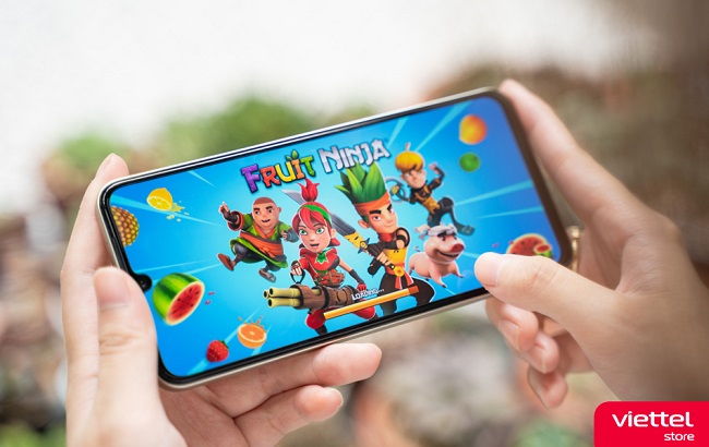 vivo V25e có chất lượng hiển thị sắc nét, vượt trội hơn so với OPPO A5i Pro