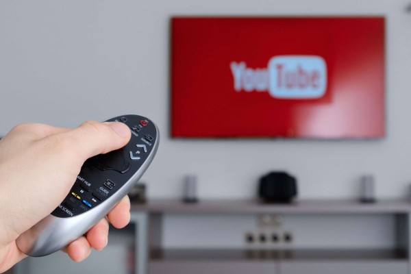 Nhấn Mở khóa YouTube