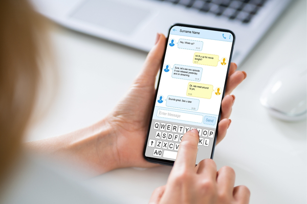 gửi tin nhắn hàng loạt trên iphone