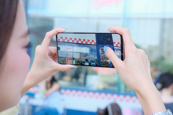 Camera 50MP hỗ trợ OIS